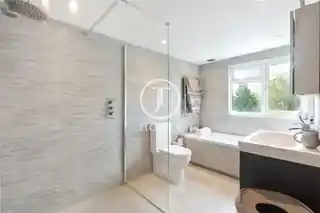 31 Sunny Gardens Road, photo 3