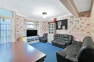 317 Capworth Street, photo 2