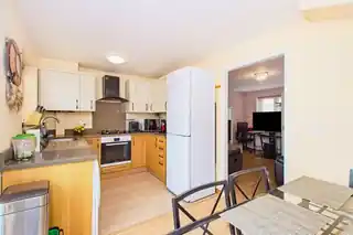 317 Newmarsh Road, photo 3
