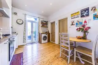 31A Broomfield Road, photo 3