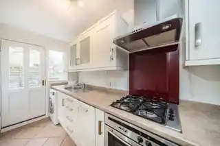 31A Burnbury Road, photo 4