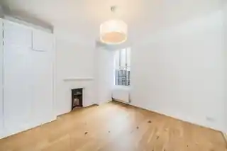 31A Burnbury Road, photo 3