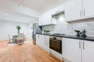 32 Abdale Road, photo 3