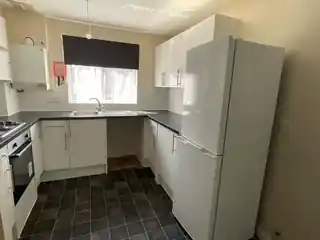 32 Allhallows Road, photo 3