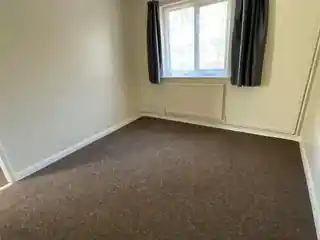 32 Allhallows Road, photo 4