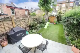 32 Avenell Road, photo 4