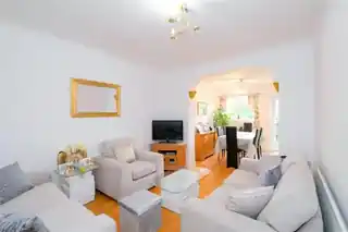 32 Bede Road, photo 2