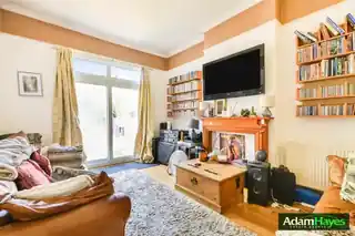 32 Bittacy Hill, photo 2
