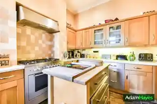 32 Bittacy Hill, photo 3