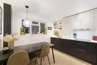 32 Brick Farm Close, photo 4