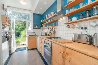 32 Chestnut Avenue, photo 3