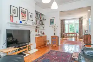 32 Chestnut Avenue, photo 2