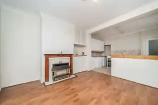 32 Ditton Hill Road, photo 4