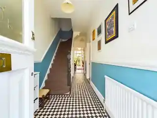 32 Essex Road, photo 3