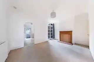 32 Frant Road, photo 3
