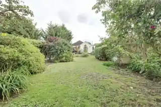 32 Glebe Road, photo 2