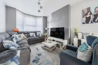 32 Green Lane, photo 3