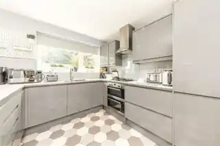 32 Guibal Road, photo 2