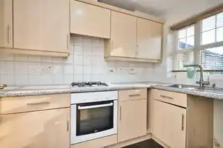 32 Heathside Close, photo 4