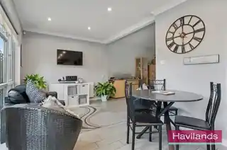32 Lonsdale Drive, photo 4