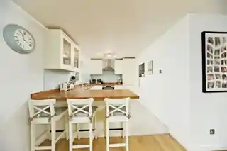 32 Massingberd Way, photo 4