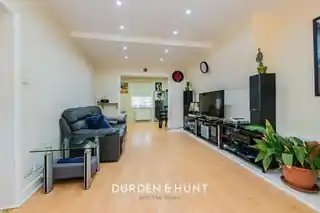 32 Neville Road, photo 2