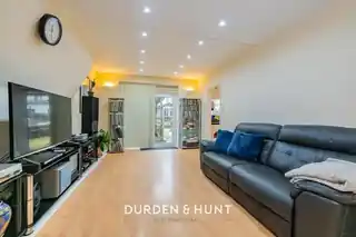32 Neville Road, photo 4
