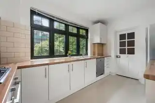 32 Riddlesdown Avenue, photo 2