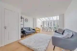 32 Schoolgate Drive, photo 2