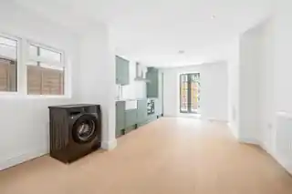 32 St Alphonsus Road, photo 2