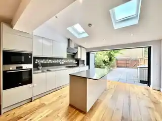 32 Tentelow Lane, photo 2