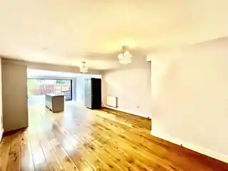 32 Tentelow Lane, photo 3