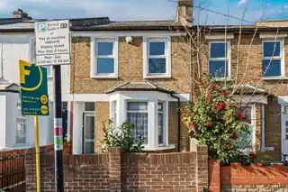 32 Trevelyan Road, photo 2