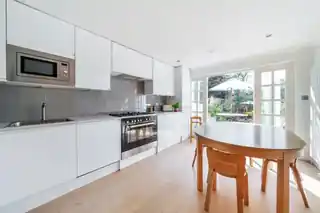 323 Petersham Road, photo 2