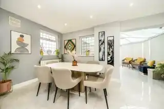 327 Hounslow Road, photo 3