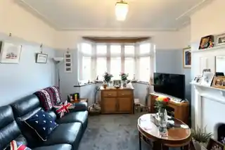 327 Rush Green Road, photo 4