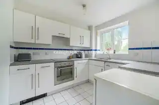 328 Leigh Hunt Drive, photo 3
