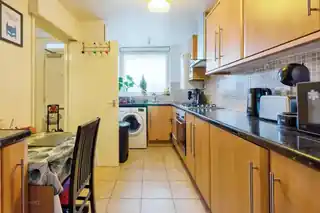 329 Hanbury Street, photo 2