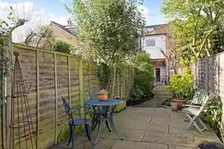 32A Beaumont Road, photo 3