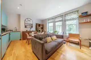 32A Chiswick High Road, photo 2