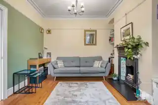 33 Bagshot Road, photo 4