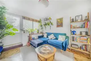 33 Bath Close, photo 3