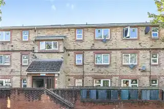 33 Bath Close, photo 4