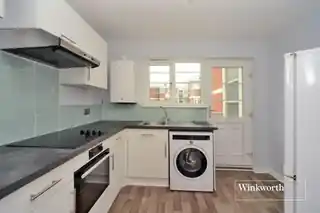 33, Benwood Court, Benhill Wood Road, photo 4