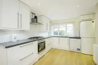 33 Braybrooke Gardens, photo 4