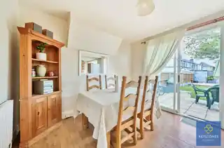 33 Brooklands Road, photo 3