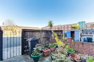 33 Burnett Close, photo 4