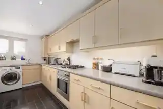 33 Greenview Close, photo 4