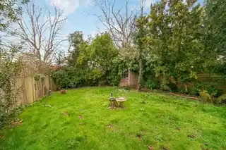 33 Ham Farm Road, photo 2