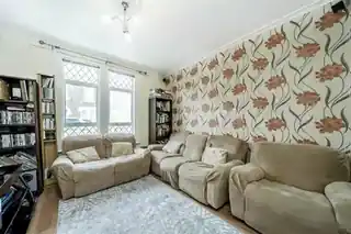33 Kneller Road, photo 2